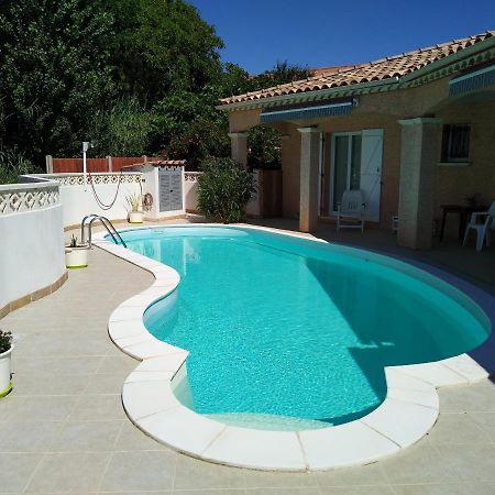 Poppey Villa Péret Exterior foto