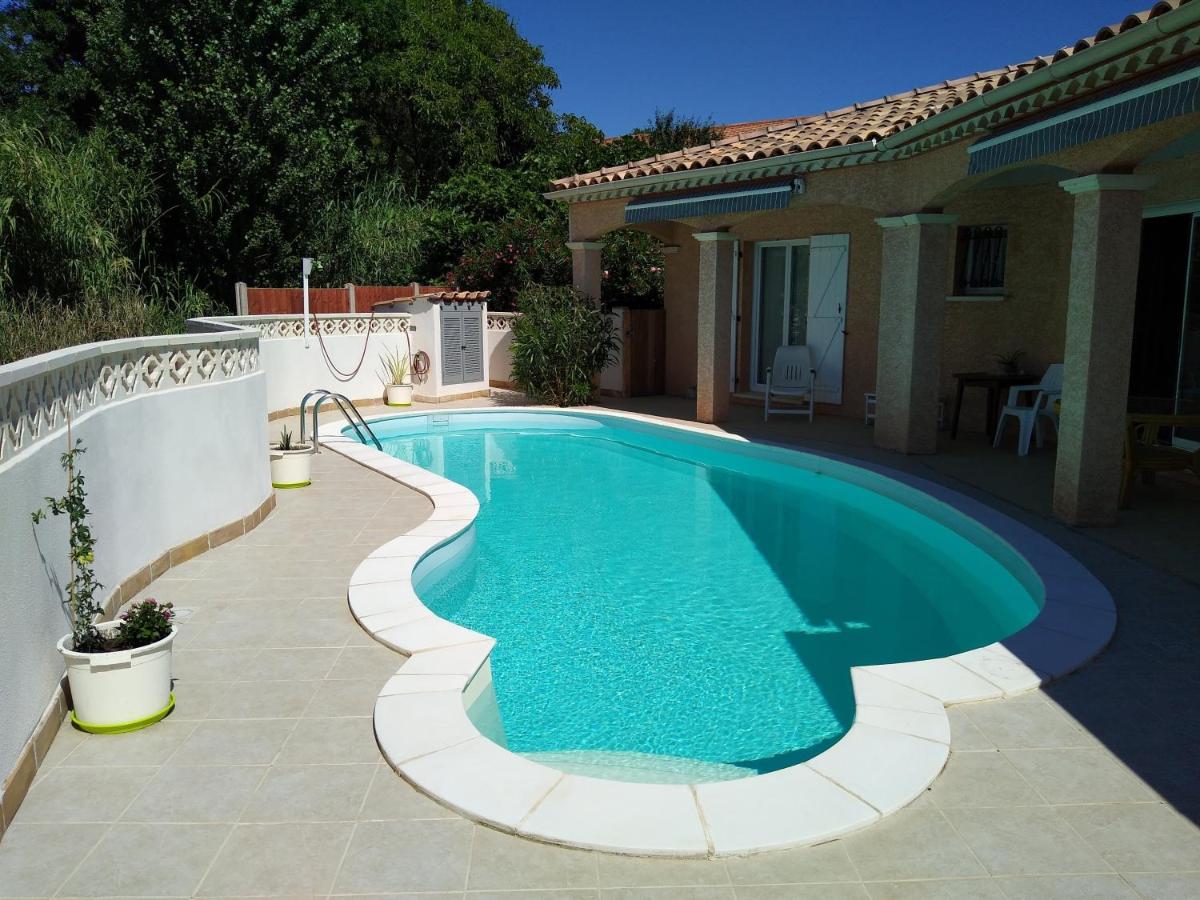 Poppey Villa Péret Exterior foto