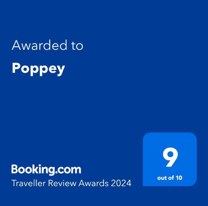 Poppey Villa Péret Exterior foto